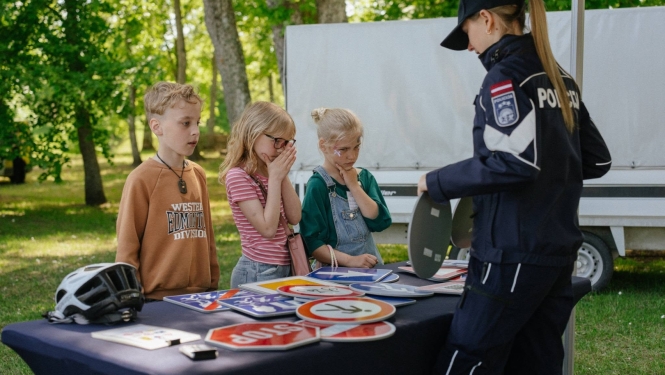 Policija