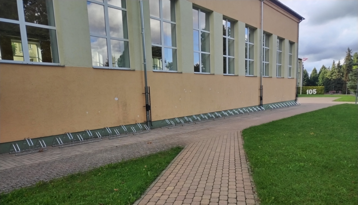 Aizputes velo statīvi