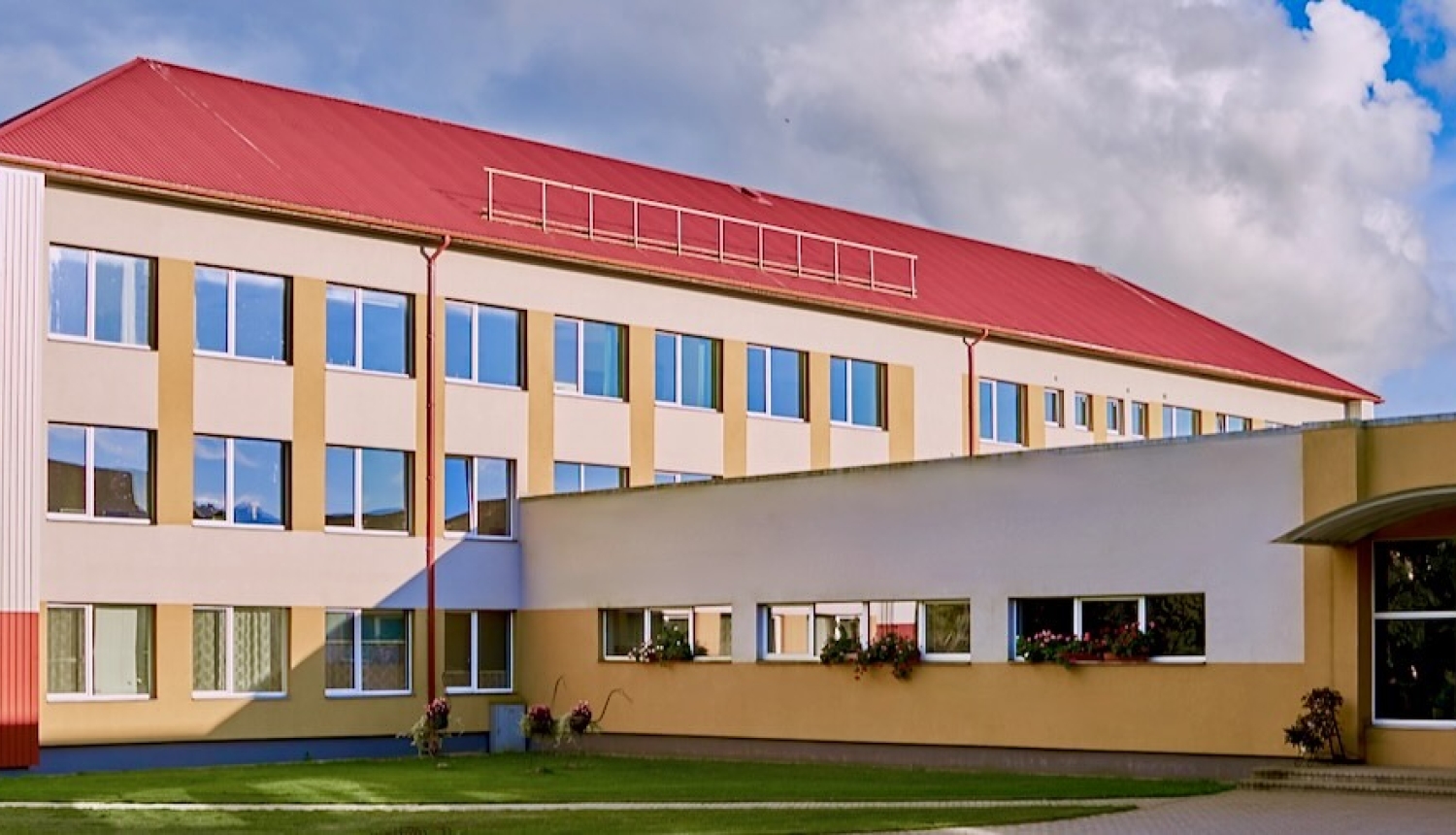 Cīravas tehnikuma ēka