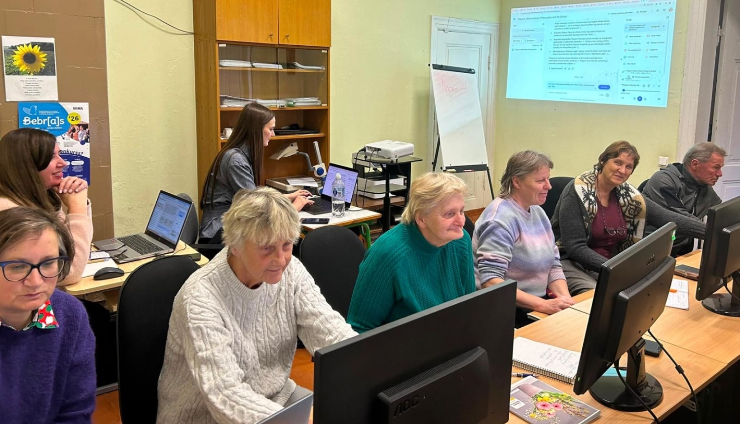 Kalvenes un Kazdangas skolotāji pilnveido prasmes mākslīgā intelekta rīku izmantošanā