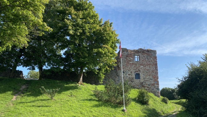 Aizputes pils