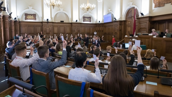 Jauniešu Saeima