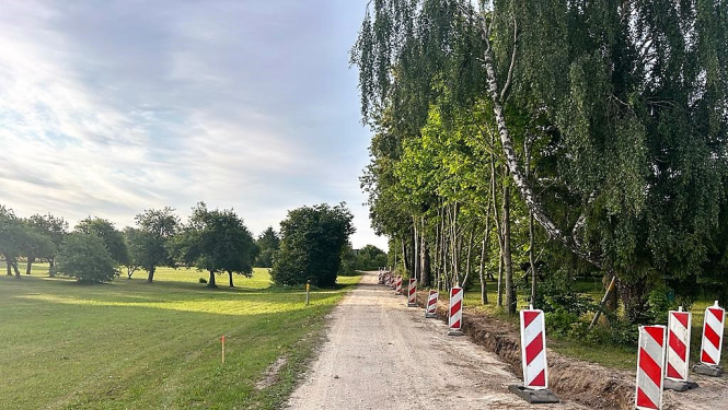 Aizputē sākta ielu posmu asfaltēšana