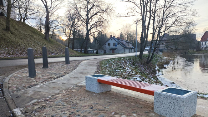 Aizputes gājēju ceļš