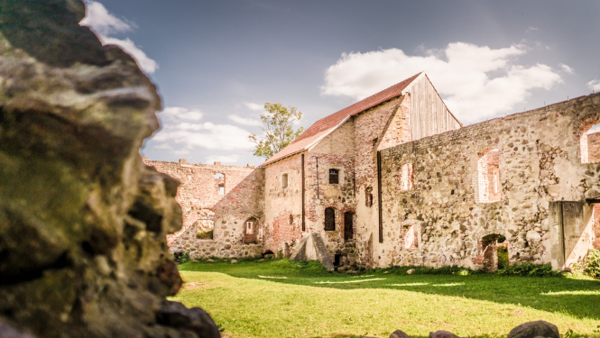 Aizpute Livonijas pils