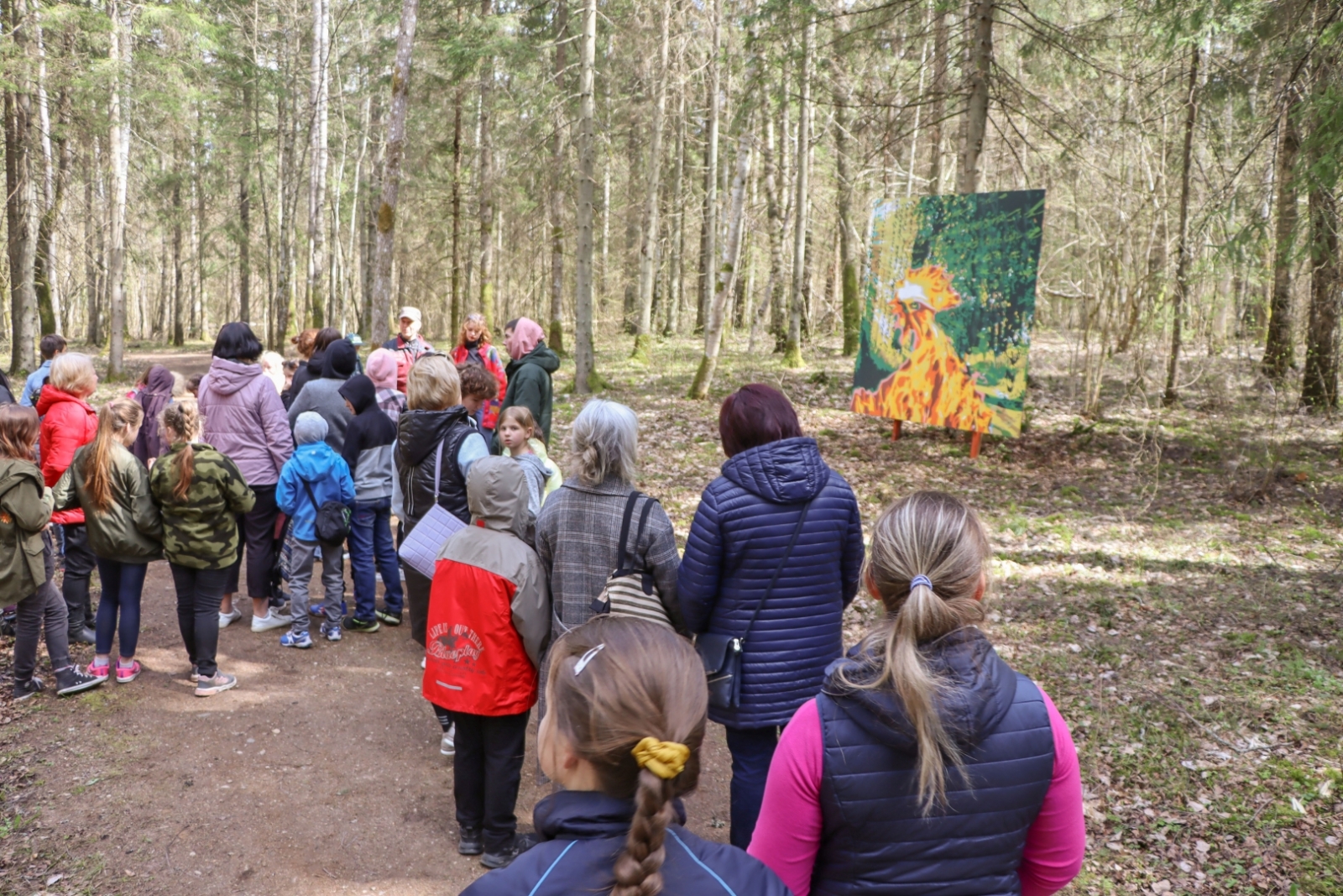 Gramzdas mežaparkā atklāta jauna izstāde