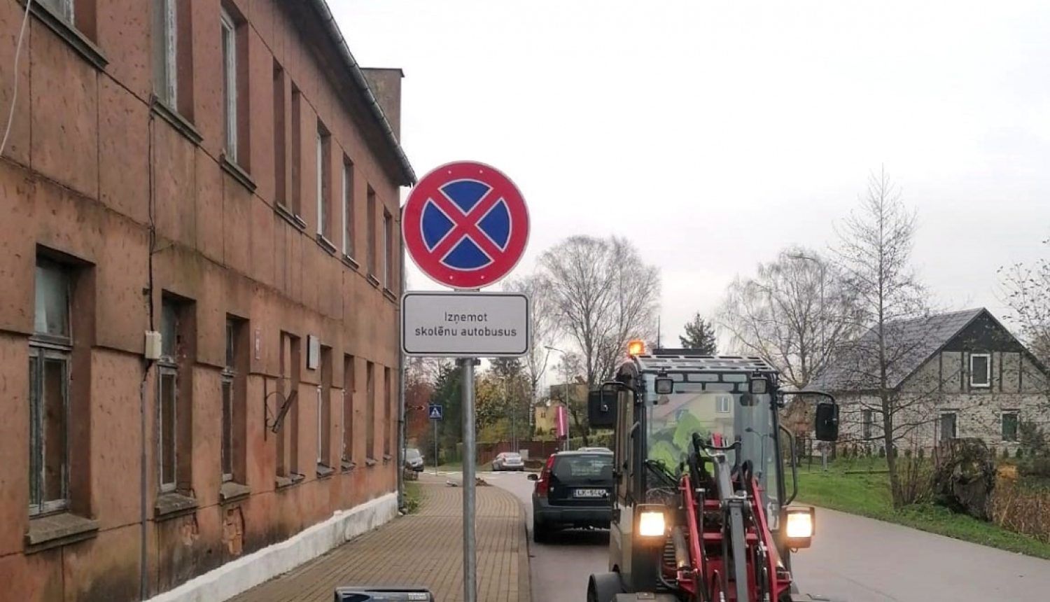 Durbē ir mainīta satiksmes organizācija un izvietotas jaunas ceļa zīmes