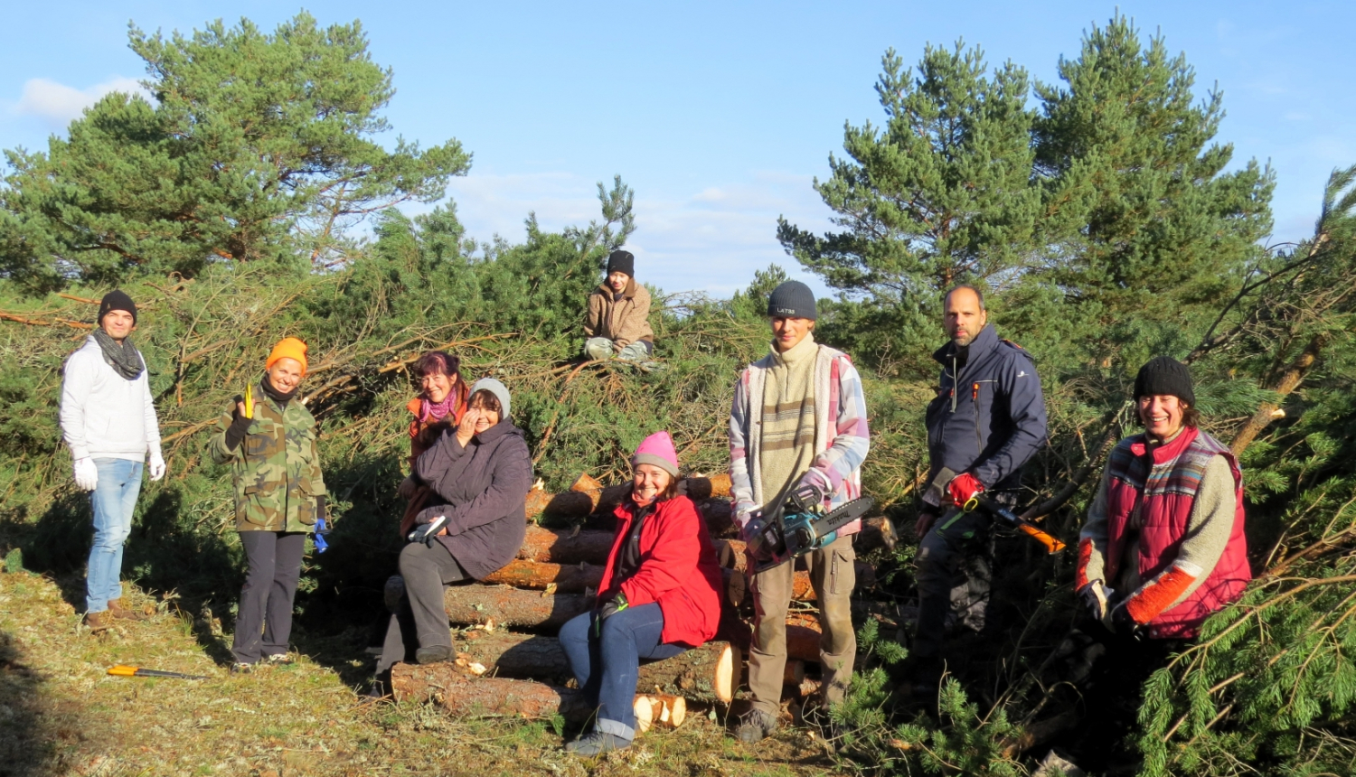 Aizvadīta ikgadējā Pāvilostas pelēkās kāpas sakopšanas talka