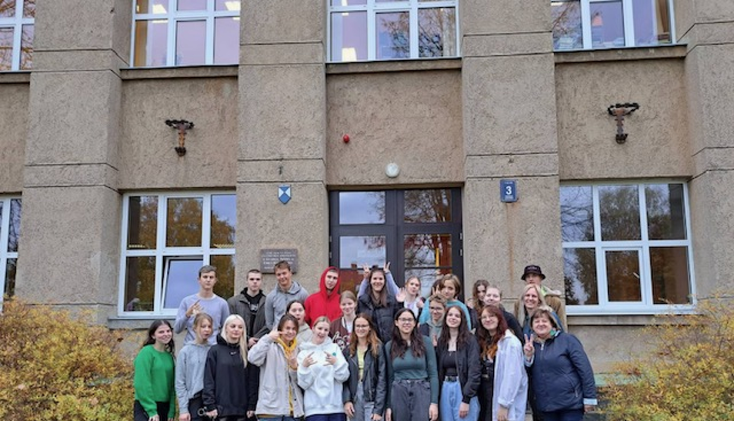 Aizputes skolēni viesojas pieredzes apmaiņā Valmierā