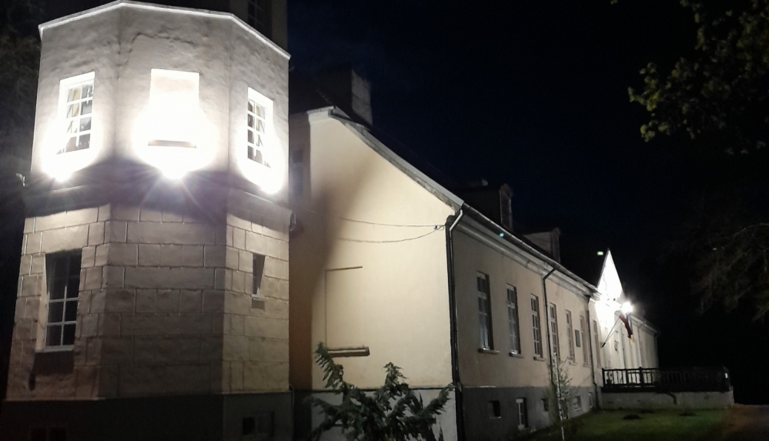 Apriķu muiža